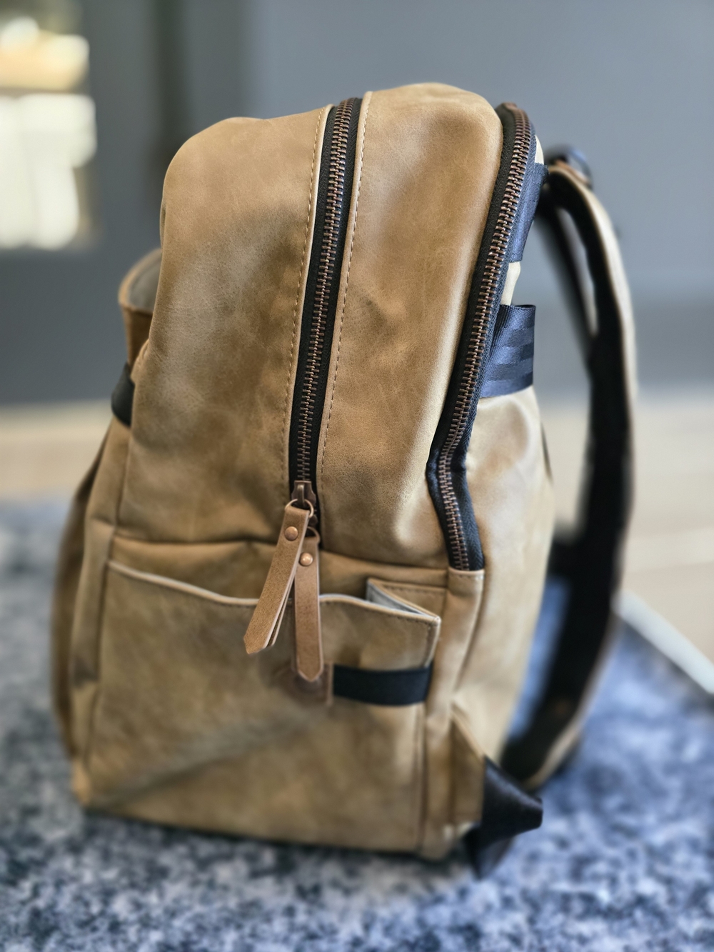 Petunia Pickle Bottom Tan Faux Leather Backpack Diaper Bag - Picture 4 of 10